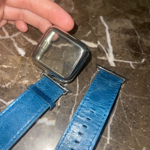 42mm watch band and screen protector - Picture 2 of 3